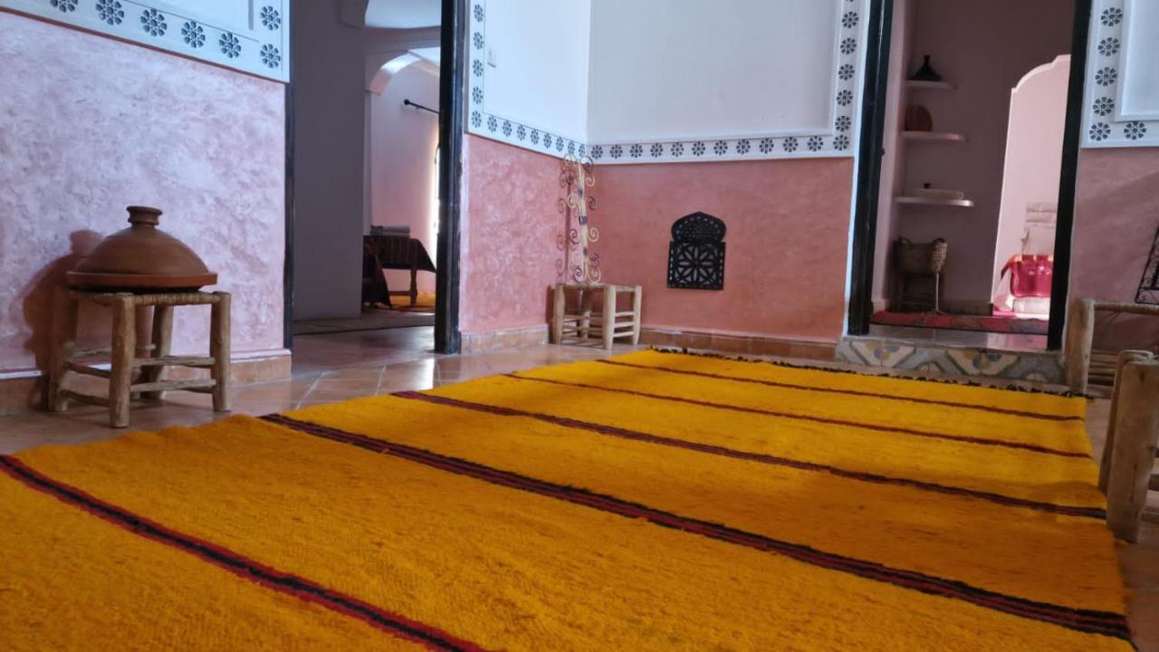 Akhendachou n'Ait Ouffi Auberge Tissadrine מראה חיצוני תמונה