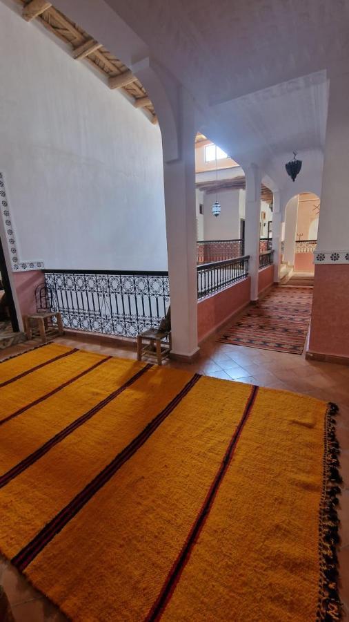 Akhendachou n'Ait Ouffi Auberge Tissadrine מראה חיצוני תמונה
