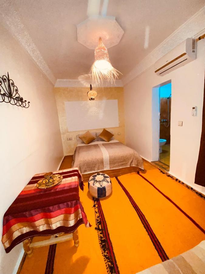 Akhendachou n'Ait Ouffi Auberge Tissadrine מראה חיצוני תמונה