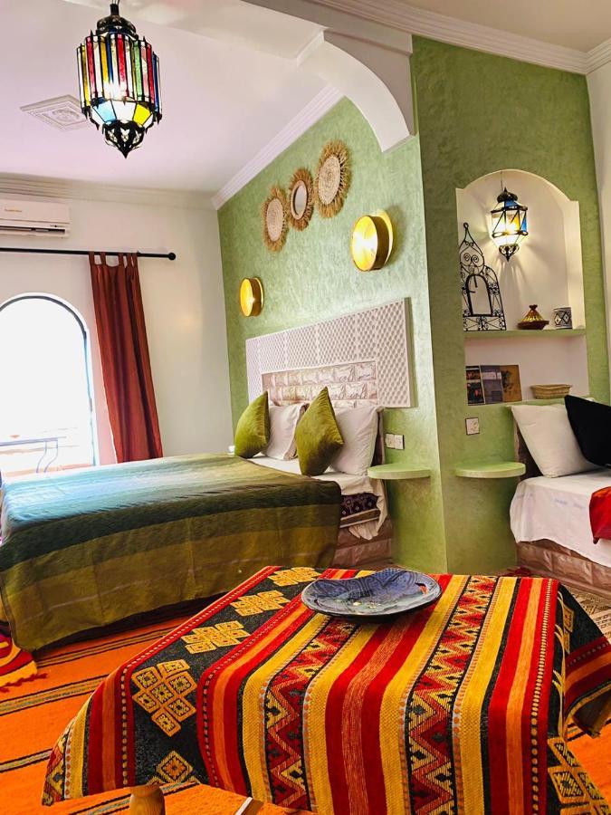 Akhendachou n'Ait Ouffi Auberge Tissadrine מראה חיצוני תמונה