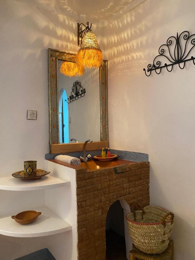 Akhendachou n'Ait Ouffi Auberge Tissadrine מראה חיצוני תמונה