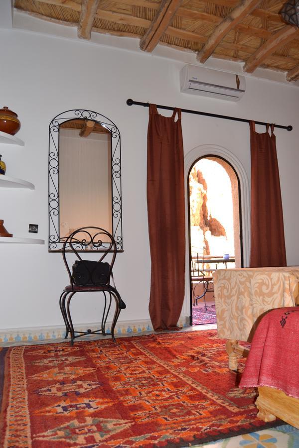 Akhendachou n'Ait Ouffi Auberge Tissadrine מראה חיצוני תמונה