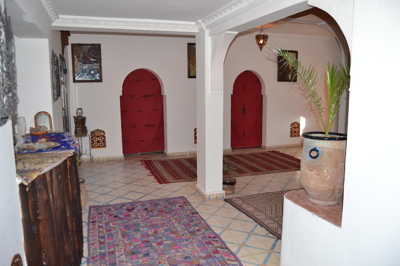 Akhendachou n'Ait Ouffi Auberge Tissadrine מראה חיצוני תמונה