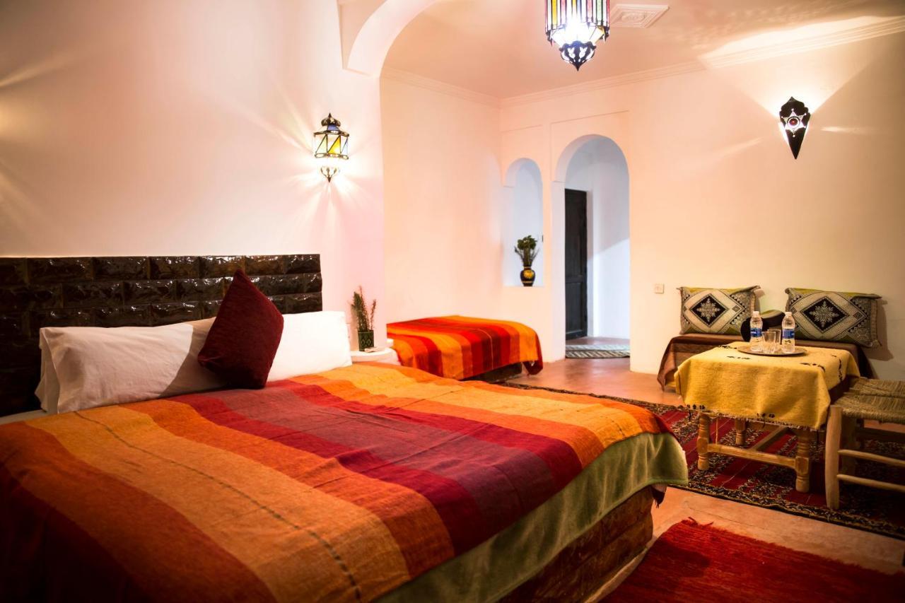 Akhendachou n'Ait Ouffi Auberge Tissadrine מראה חיצוני תמונה
